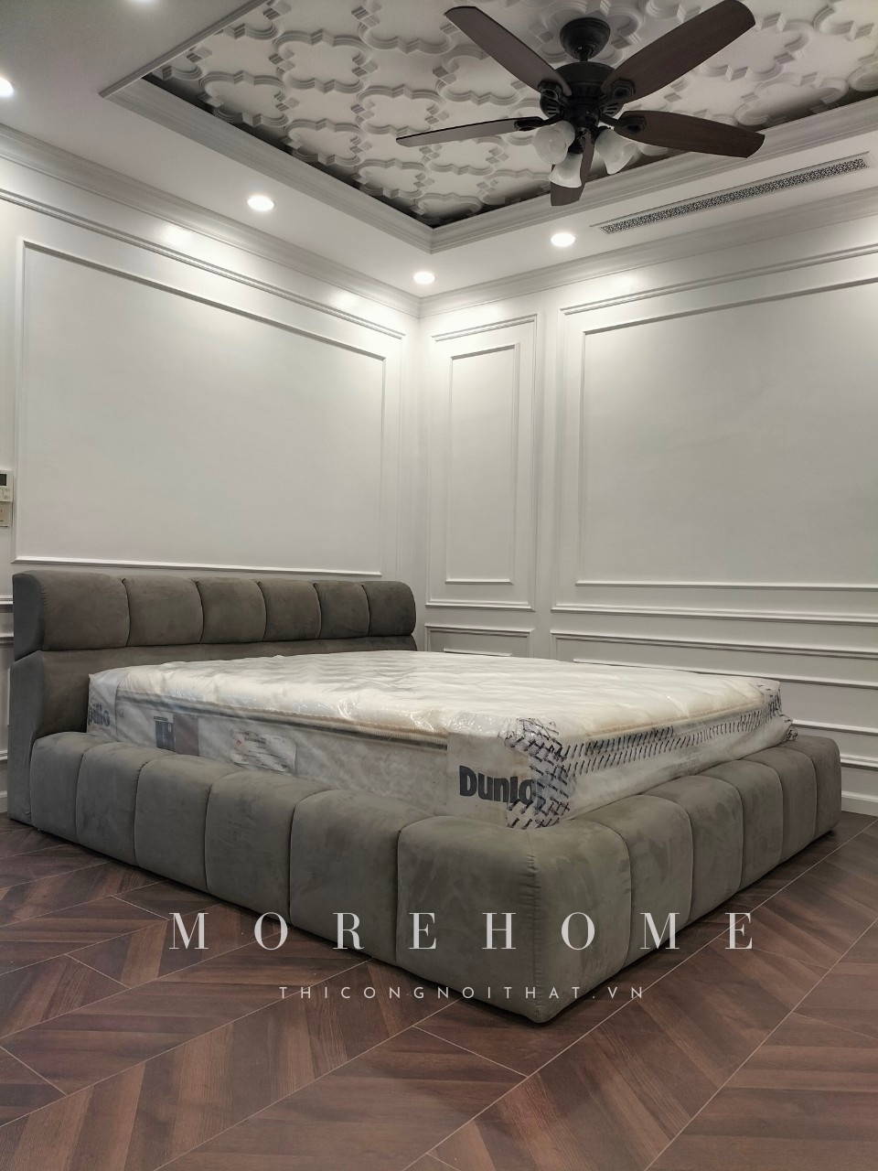 được thiết kế để mang lại sự thoải mái cho người sử dụng. Xưởng bọc sofa-giường Morehome đã thiết kế sản phẩm thực tế giường bọc nỉ Bỉ cao cấp để cung cấp sự thoải mái cho người sử dụng.